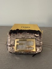 Fendi Nano Baguette Charm Rosa