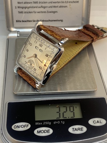 Orologio calendario vintage