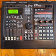 Roland SP-808 con cavo