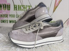 Meravigliose scarpe sneakers