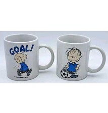 2 TAZZE SNOOPY PEANUTS-LINUS/CHARLIE BROWN-CALCIO ITALIA-IN CERAMICA-VINTAGE