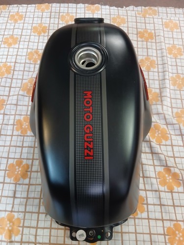Vendo serbatoio benzina moto - vendo,