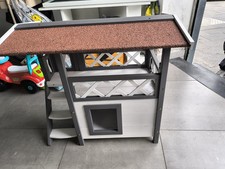 SIMPATICA CASETTA IN FERRO E LEGNO  PER I NOSTRI AMICI GATTI