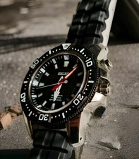 Seiko Quartz Air  New 200m  Sportura Kinetic 5m62- 0cs0 