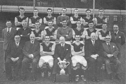 Foto squadra calcio aston - di,