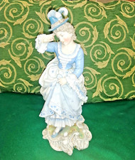 Statua Damina porcellana Di Incomparabile Bellezza, Secolo Scorso, H. Cm32