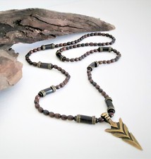 Collana lunga da Uomo in Legno naturale con pendente punta di freccia in bronzo