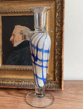 UN CANDELABRO VINTAGE IN VETRO