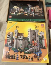 Lotto Lego 10305  Castello Dei Cavalieri Del Leone + 10332 Piazza Medievale 