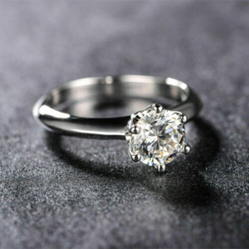 Anello solitario con diamanti