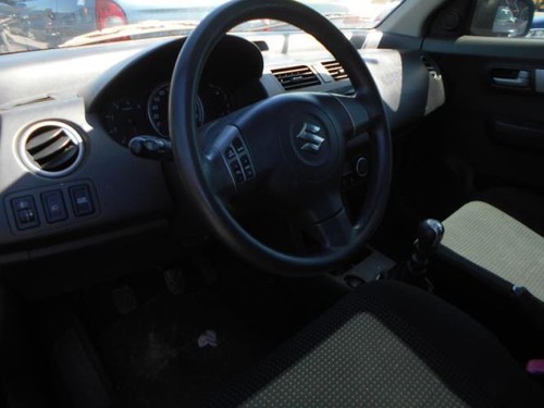 Luce cortesia suzuki swift - suzuki,