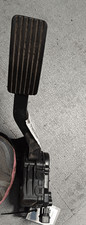 MN125792 Pedale acceleratore
