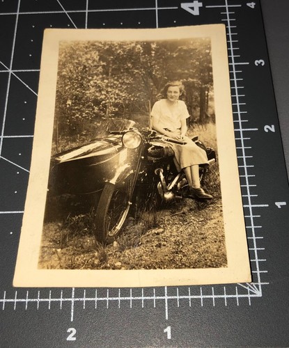 Donna anni rara moto - su,