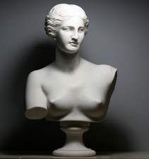 Testa di busto della dea
