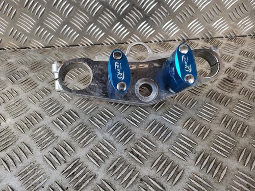 Giogo superiore suzuki gsx - giogo,