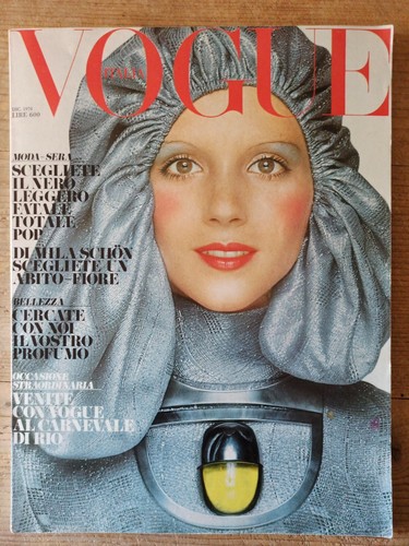Vogue italia santa - vogue,