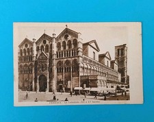 Antica cartolina Ferrara - La Cattedrale con negozi non viaggiata
