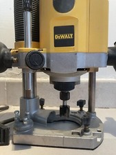 ELETTROFRESATRICE ELETTRONICA 1100W DW621-DeWalt