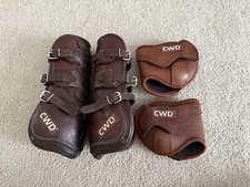 Stivali CWD in pelle aperti