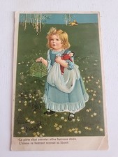 Bambina Con Bambola In Rilievo