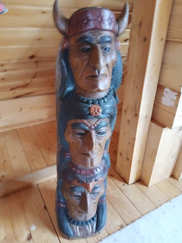 Totem intagliato indiano - , palo