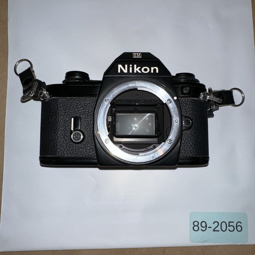 Nikon solo corpo nero - em,