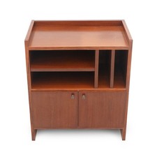 Credenza con vani a giorno