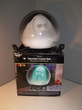 Sfera di cristallo stregata