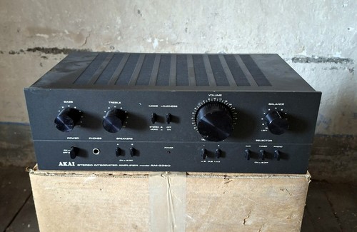 Amplificatore stereo integrato