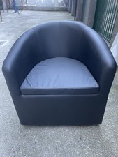 Poltrona A Pozzetto Nera In Similpelle