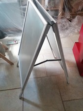 Display Pubblicitario Da Terra