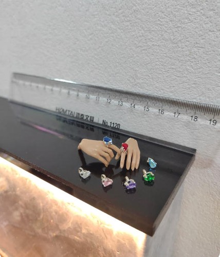Modellino anello zirconi