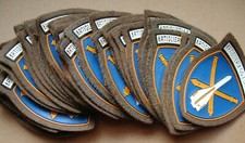 SCUDETTO DISTINTIVO OMERALE MILITARE ITALIANO "ARTIGLIERIA CONTRAEREI ESERCITO"