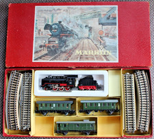 Märklin confezione treno 3103 con BR24 058 FM809 + 3 vagoni in lamiera illuminati binario M H0