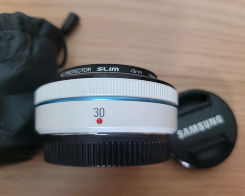 Samsung f 2 - mm, obiettivo