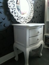 COMODINO shabby, piedi bombati