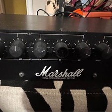 Testina sistema basso integrato Marshall 3520 - Made in UK, metà anni '80, stato solido 200 W