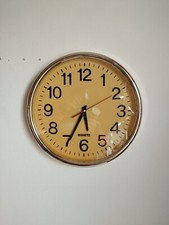 grande orologio da parete al quarzo in plastica vintage