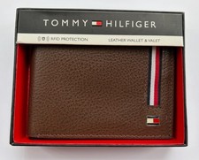 Portafoglio uomo Tommy Hilfiger in vera pelle bifold marrone con logo a righe RFID