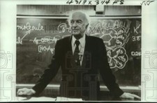 1977 Press Photo Scientist