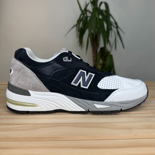 Size sneakersnstuff x new - x,