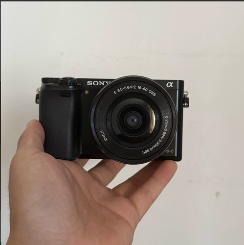 Sony a6000 3mp aps c - a6000, aps-c
