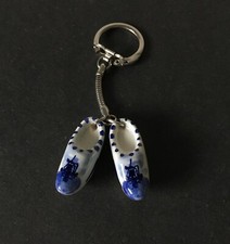 Vintage Keychain DUTCH CLOG SHOES Key Ring Delft Blue Porcelain Fob Windmills