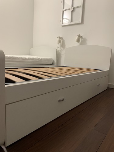 Letto singolo con - letto,