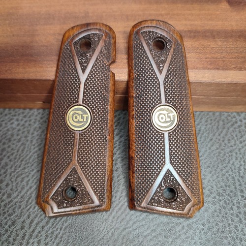 Nuove impugnature colt - nuove,