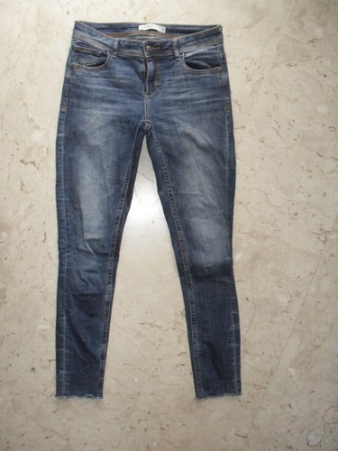 Attuali alla moda jeans - moda,