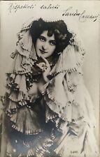 Cartolina Ragazza in abiti orientali viaggiata