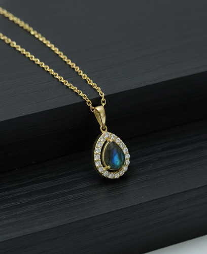Collana con ciondolo - , in