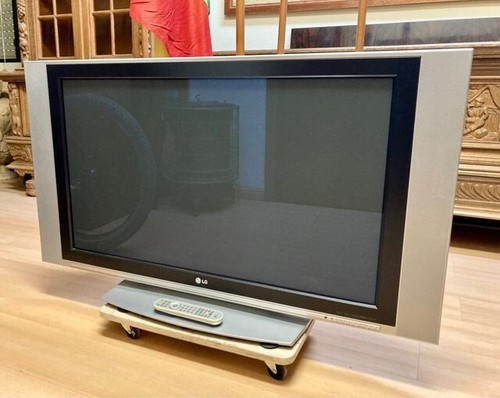 Pollici - tv,