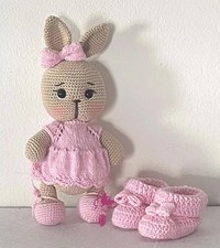 Coniglio amigurumi, scarpine